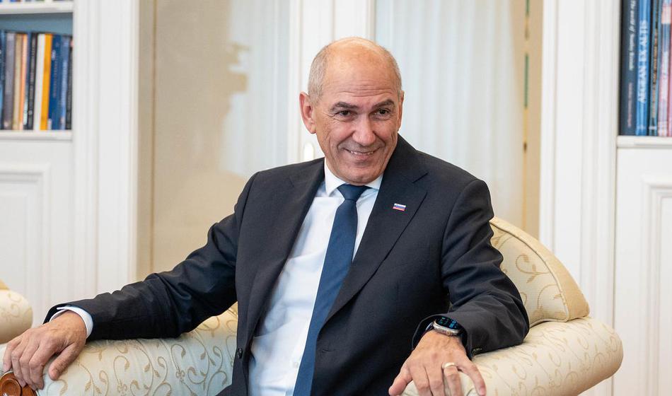 Janša o oblikovanju vlade: "Najprej moramo preveriti opremo za gašenje"