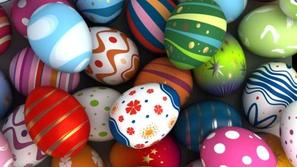 "Kuhana ali izpihana jajca premažemo s šelakom, prahom, ki ga razredčimo s špiri