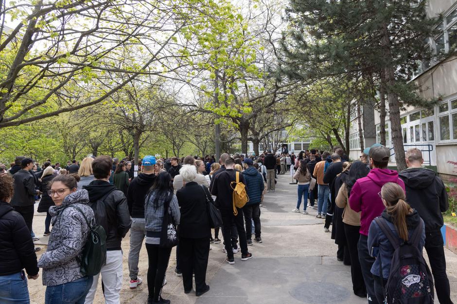 vrsta pred voliščem na Madžarskem | Avtor: Profimedia