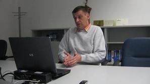 Pristojni organi po mnenju Janka Lavriča, direktorja podjetja Otrino, "preprosto