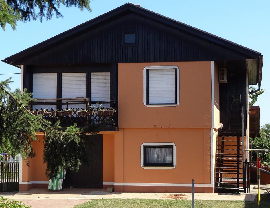 Mrtev in z odrezanim spolnim udom 