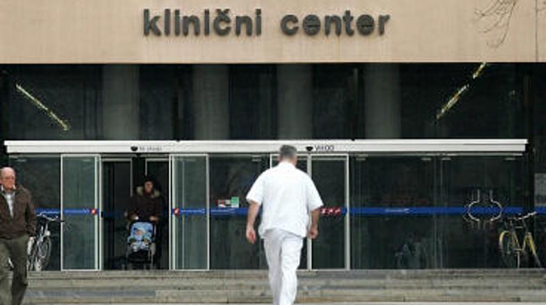 Na nekaterih oddelkih so obiski popolnoma prepovedani.