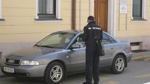 Naš bralec priporoča, da raje takoj odštejte zahtevane evre za kazen, saj se pri