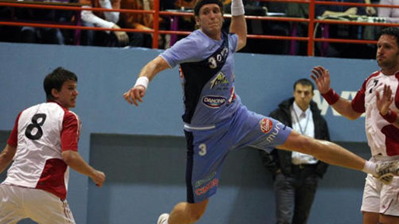 Slovenska moška rokometna reprezentanca bo nov uspeh naskakovala na EP v Srbiji.