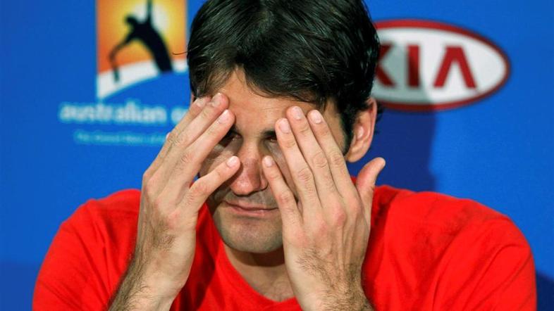 Federer se ne predaja. Optimistično zre v nadaljevanje sezone 2011. (Foto: Reute