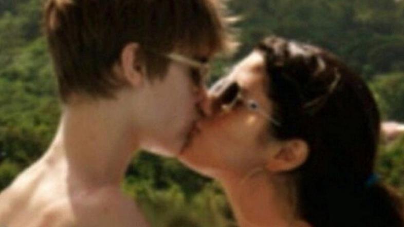 Justin in Selena