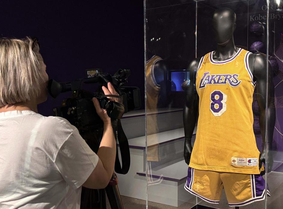 Kobe Bryant debitantski dres