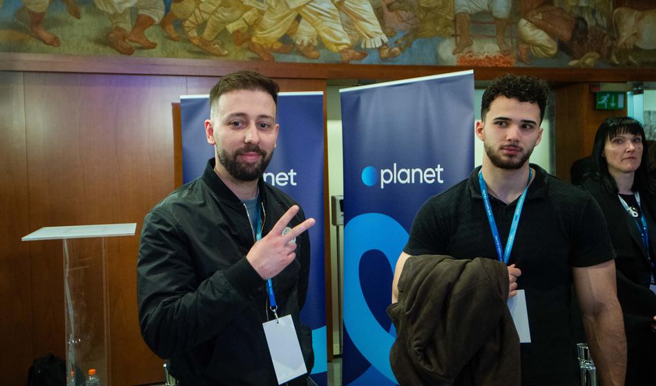 Tako so vplivneža Repića spravili v državni zbor, ujeli smo pozdrav z Janšo