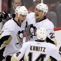 Hokejisti Pittsburgha so le še zmago oddaljeni od napredovanja. (Foto: Reuters)