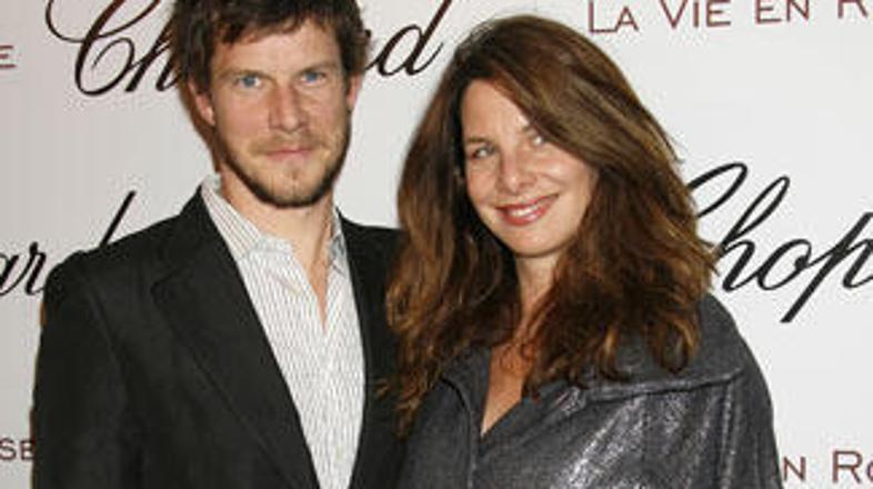 Eric in Ivy že imata enega sina, enoletnega Maxfielda Elliota.