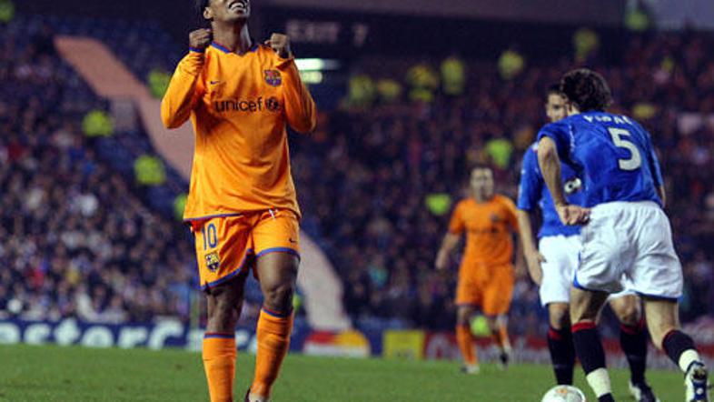 Ronaldinho drži pesti, da se bo zanj našla primerna ponudba.