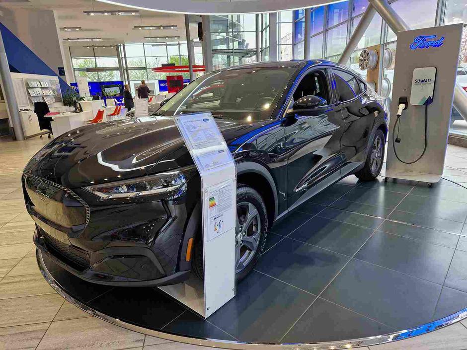 Avto v salonu | Avtor: Žurnal24 