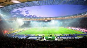 bakle dim navijači olimpijski stadion nebo Borussia Dortmund Bayern München DFB 