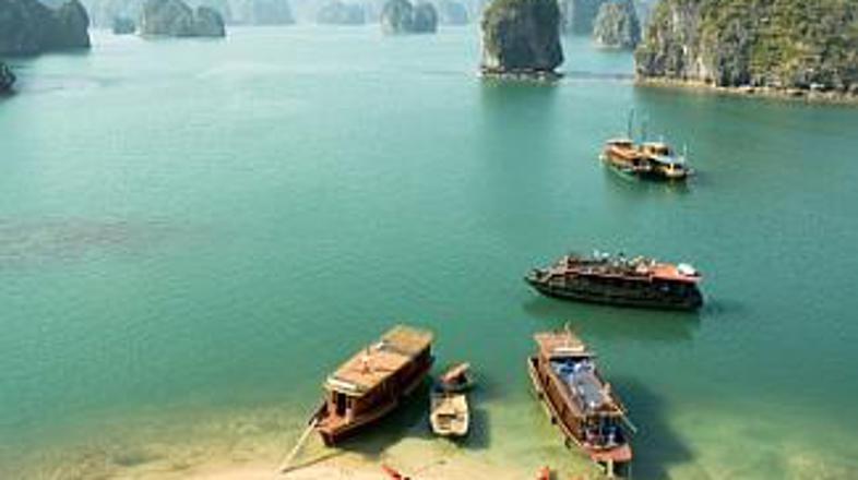 Apnenčasti otočki s strmimi stenami so glavni junaki trenutno tretjega.