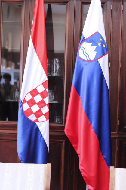 Slovenska in hrvaška zastava