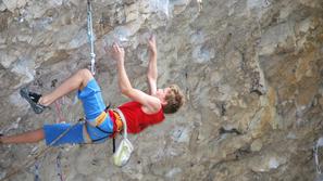 Tim se poleg plezanja rekreativno ukvarja še z nogometom in namiznim tenisom. (F