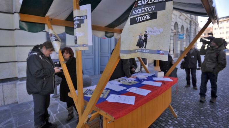 Zbiranje podpisov za referendum o arhivski noveli 