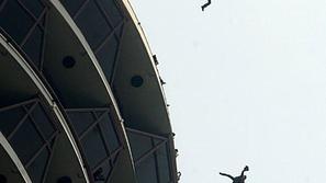International Tower Jump 2009 je potrdil, da je ekstremistov čedalje več.