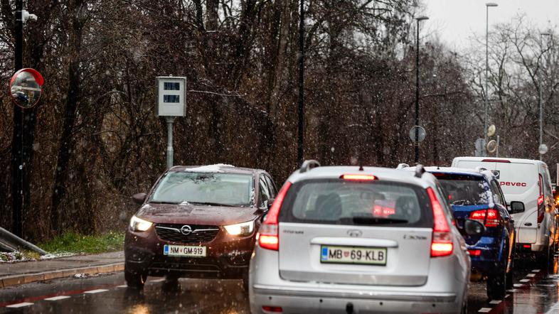 sneg, snežne razmere na cestah, sneženje, radar