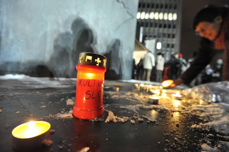 Nezadovoljstvo kulturnikov na predvečer Prešernovega dne