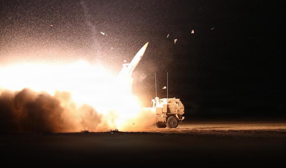 ZDA neusmiljeno tolčejo naprej: Odvrgle 2,3-tonske bombe