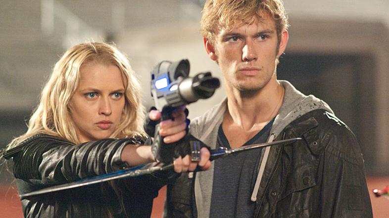 Nepričakovana ljubezen v Johnu vzbudi nenavadne moči, ki mu omogočijo, da se soo