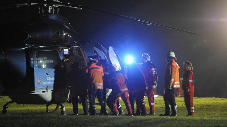 Ranjeni otroci so bili s helikopterjem odpeljani v bolnišnico.