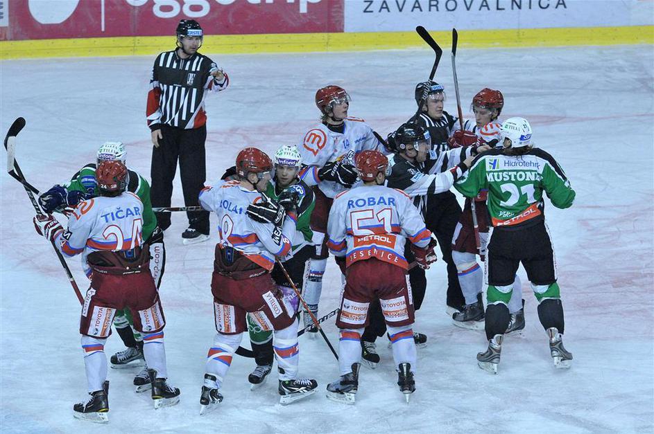 HDD Tilia Olimpija : Acroni Jesenice 3:4