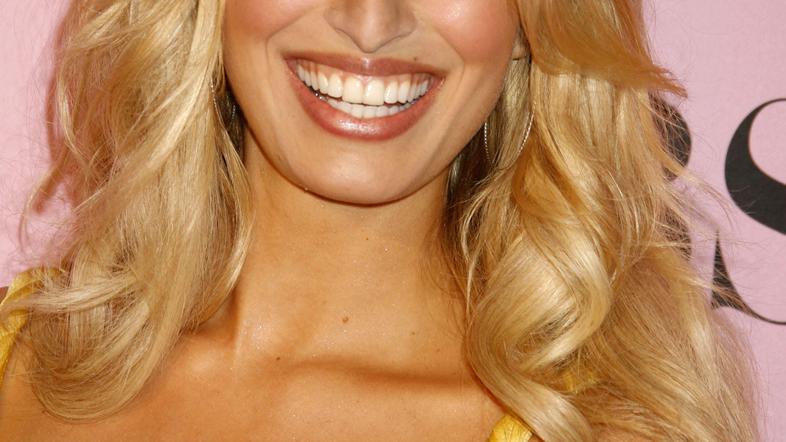 Karolina se po porodu počuti odlično. © Flynet/JLP