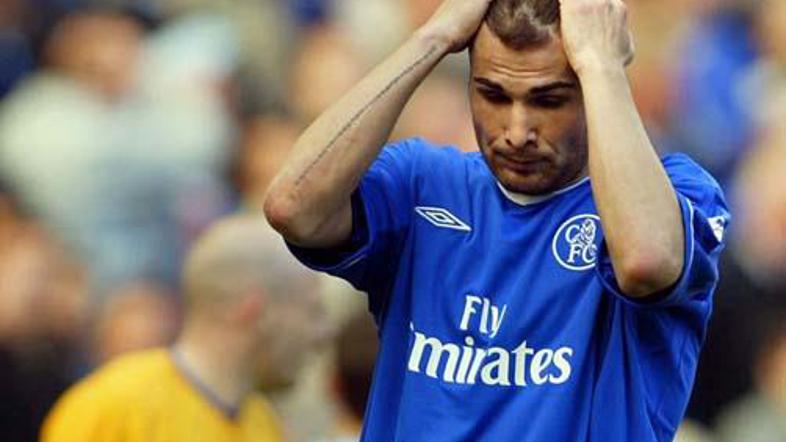 Adrian Mutu se v dresu Chelseaja ni proslavil. Moštvo je moral zapustiti.