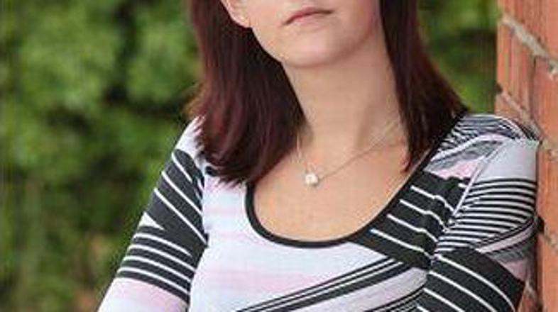 Danes 18-letna Sapphire poskuša pustiti za seboj svoje nesrečno otroštvo.