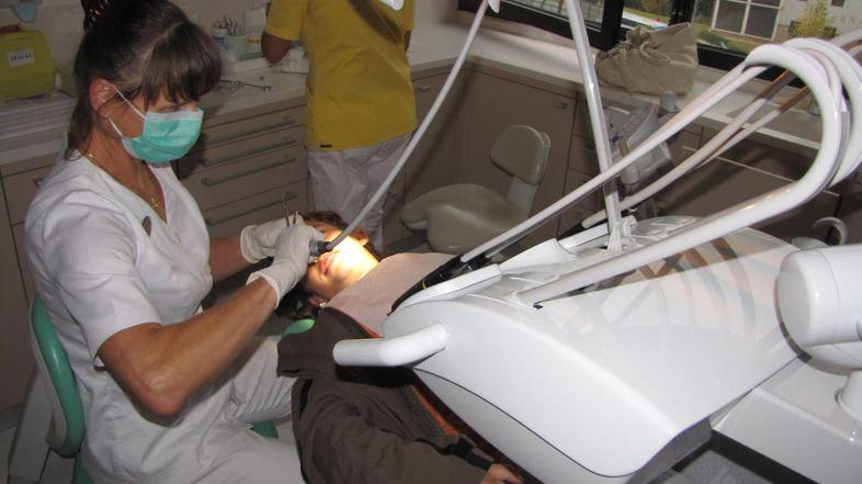 Novomeški zobozdravniki bodo od marca vsako prvo uro ordinacijskega časa namenil