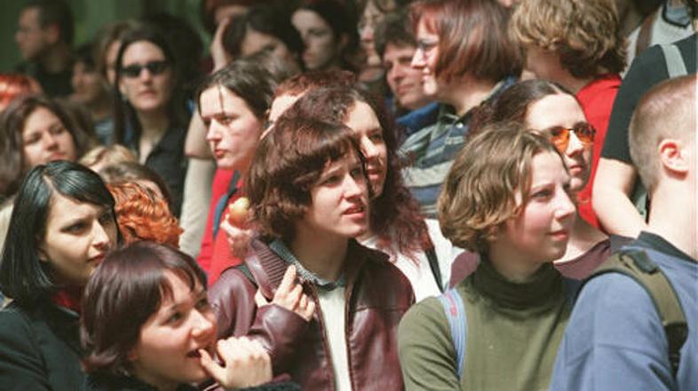 Mladi iskalci zaposlitve se srečujejo s številnimi težavami.