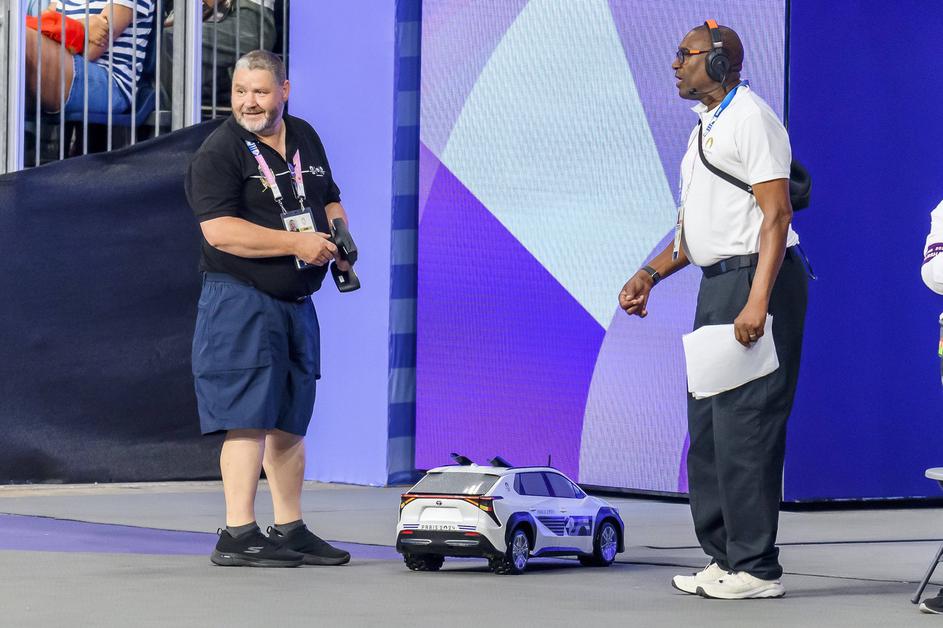 Avto na daljinsko upravljanje, olimpijske igre 2024