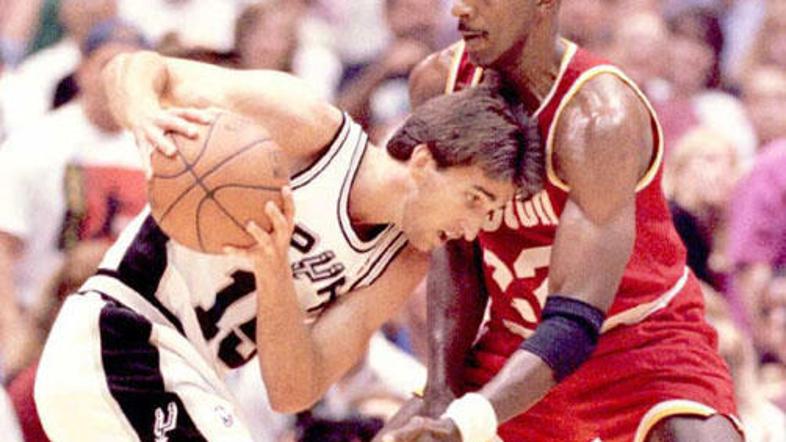 Nekdanji košarkar Kingsov, Spursov, Bucksov, Warriorsov in Sunsov Vinny Del Negr