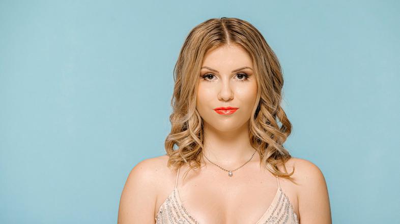 sanjski moški, Eva Luna Mlakar