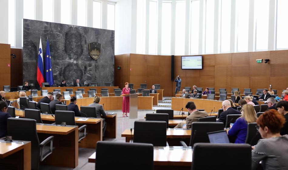 Koalicija zahteva izredno sejo, to je razlog