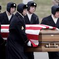 Prenos krste umrlega ameriškega vojaka