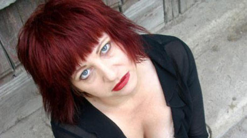 Luncheva je med drugim posodila glas za angleško različico zadnjega filma Eme Ku