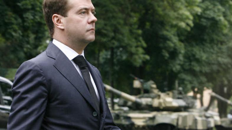 Dmitrij Medvedjev je odlikoval vojake, ki so sodelovali v petdnevni vojni z Gruz