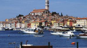 Slovenci lahko odslej, razen redkih izjem, na Hrvaškem kupujemo nepremičnine pod