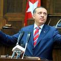 Tayyip Erdogan grozi, da bo izgnal sto tisoč Armencev. (Foto: EPA)