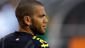 Alves se na španskih stadionih pogosta sooča z rasističnimi opazkami. (Foto: Reu