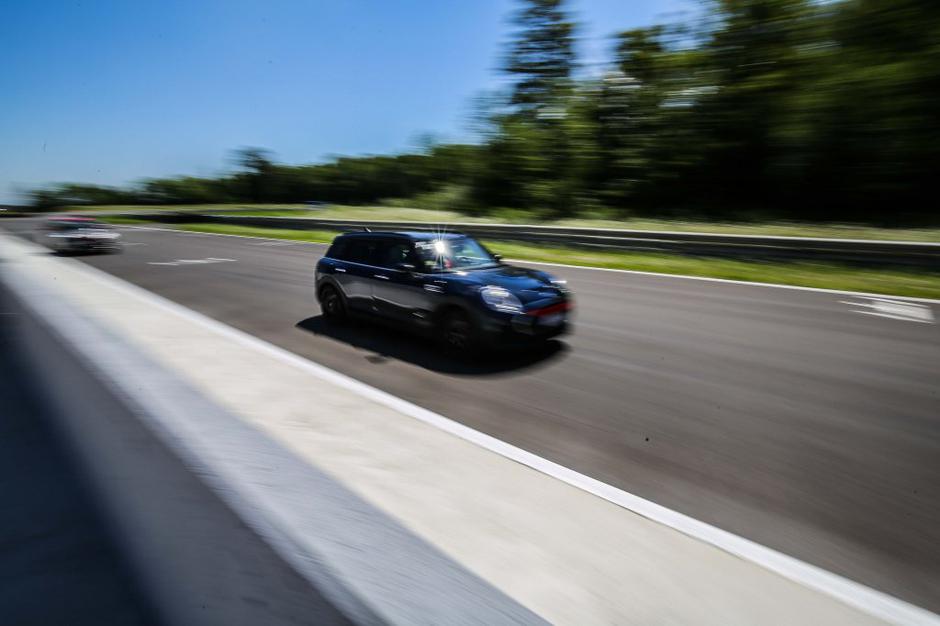 Mobikrog | Avtor: Saša Despot