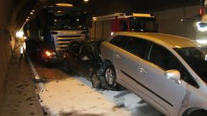 Nesreča v predoru Golovec.