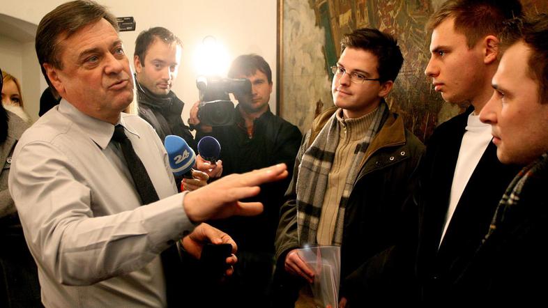 Podmladki so se opravičili Jankoviću. (Foto: Nik Rovan)