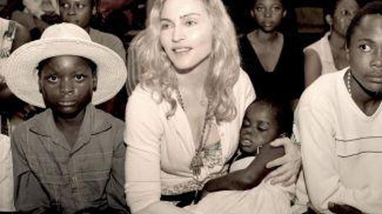 Madonna z malo Mercy