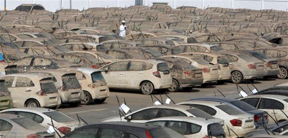 Honde uničene v poplavah na Tajskem.