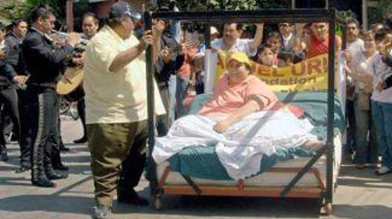 Do oltarja je bilo treba z žerjavom.