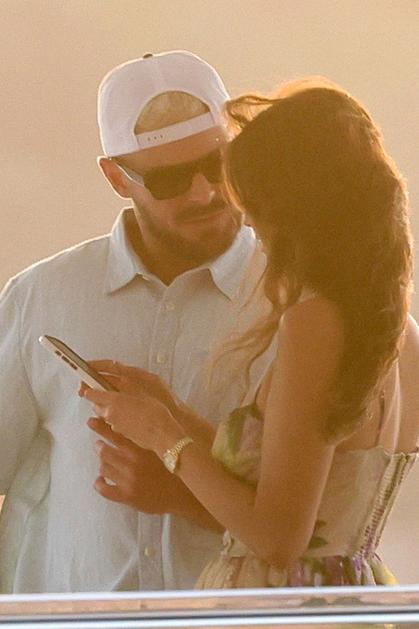 nina dobrev, zac efron